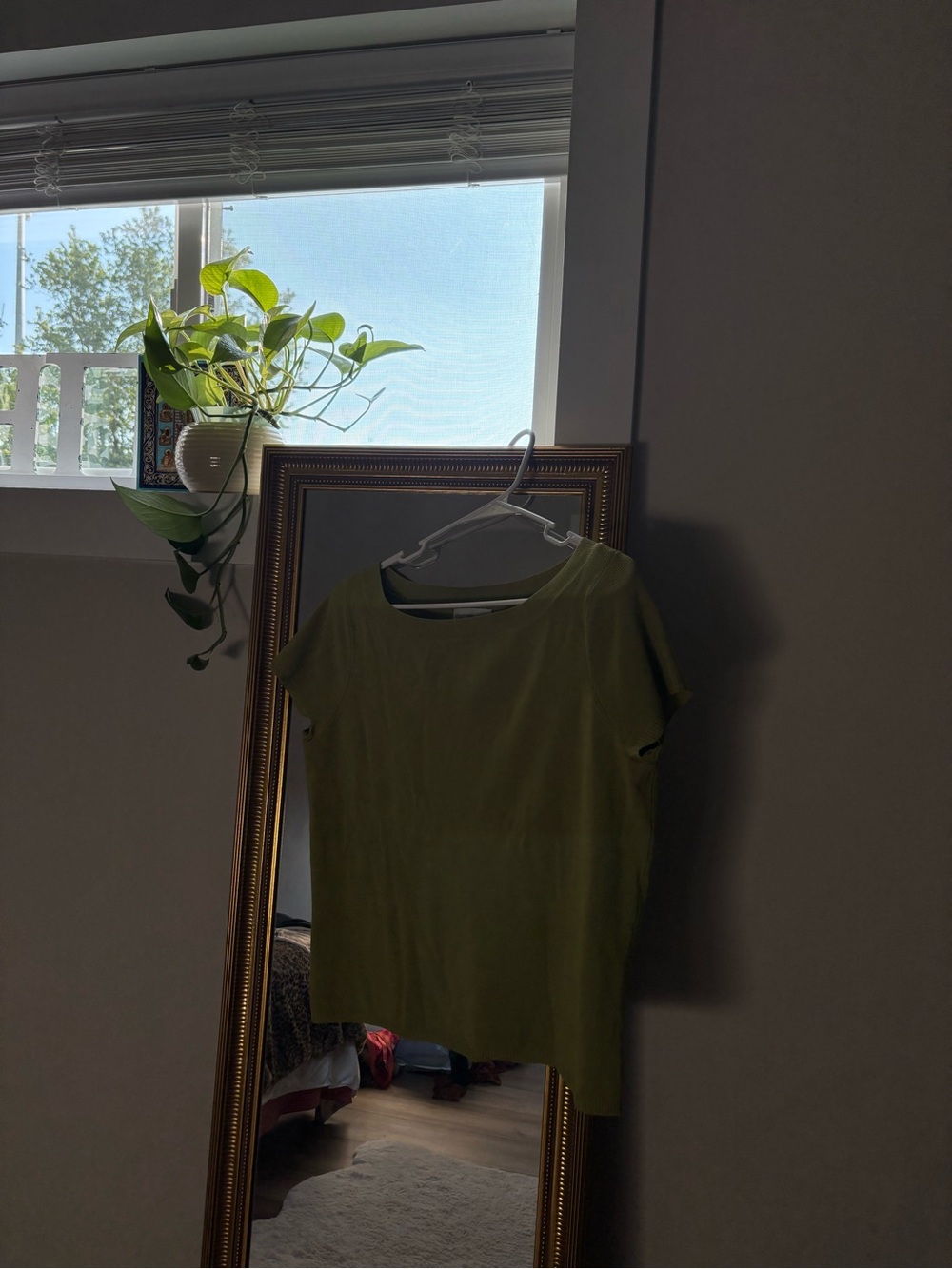 Worthington Olive Green Short Sleeve Women’s Top